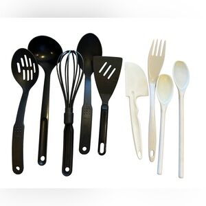 Elegant Black and White Cooking Utensil Set‎